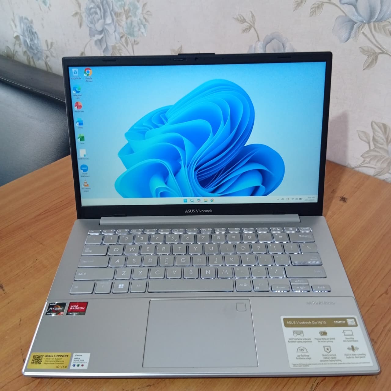 Asus Vivobook Go 14 E1404FA
